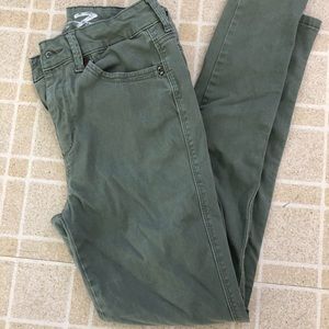 Green High-rise Skinny’s